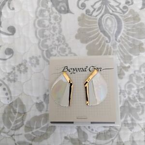 NWT "Beyond Cyn" Mother of Pearl Earrings.